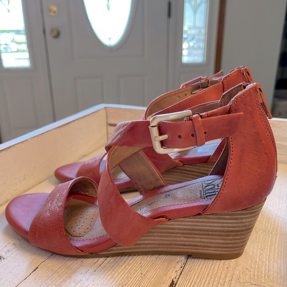 SOFFT Italian Leather Mauldin Mango Strappy Wedge • EUC • size 7 - Picture 10 of 12